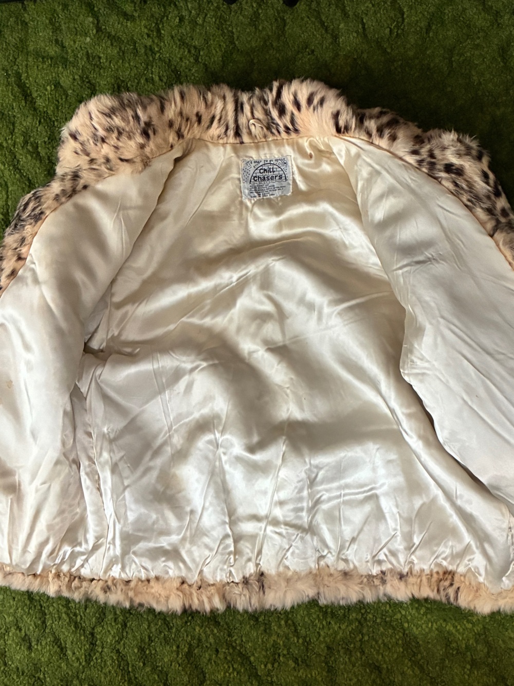 Vintage Chill Chasers Faux Snow Leopard Print Fur Jacket - Picture 9 of 16